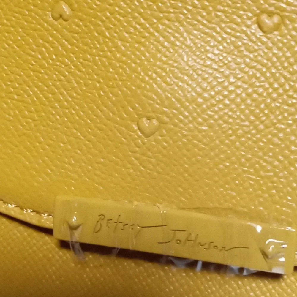 Betsey Johnson Tiny Hearts Satchel NWT CLEARANCE! FINAL PRICE! - Picture 3 of 7